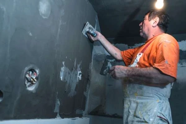 цементная штукатурка на стене